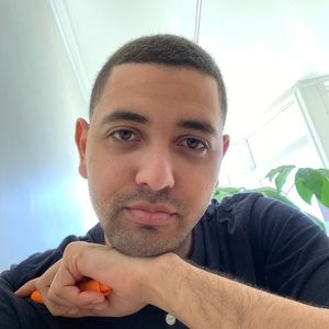 Meet your Posher, Carlos